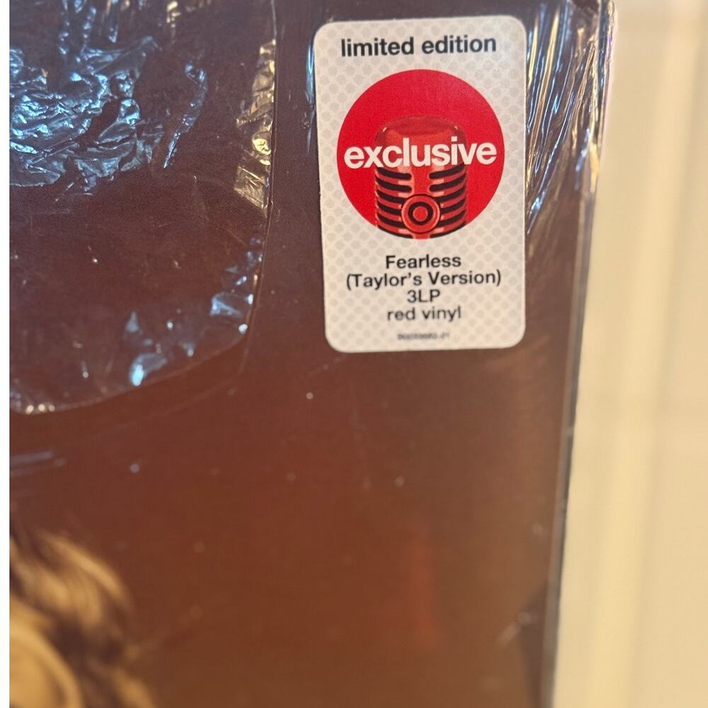 Taylor Swift NWT | Fearless Taylor's Version exclusive red 3LP vinyl records TV - Picture 2 of 8